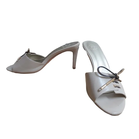 XIX Nineteen Size 9 Beige/cream Heels with Bows - Picture 3 of 11